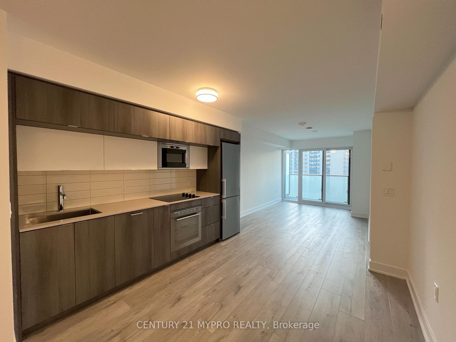575 Bloor Street Unit 710 photo 7