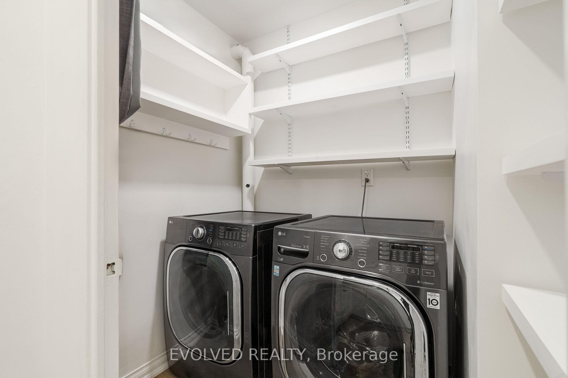 350 Lonsdale Road Unit 508 photo 34