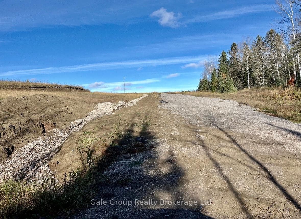2541 Highway 105 Highway photo 37