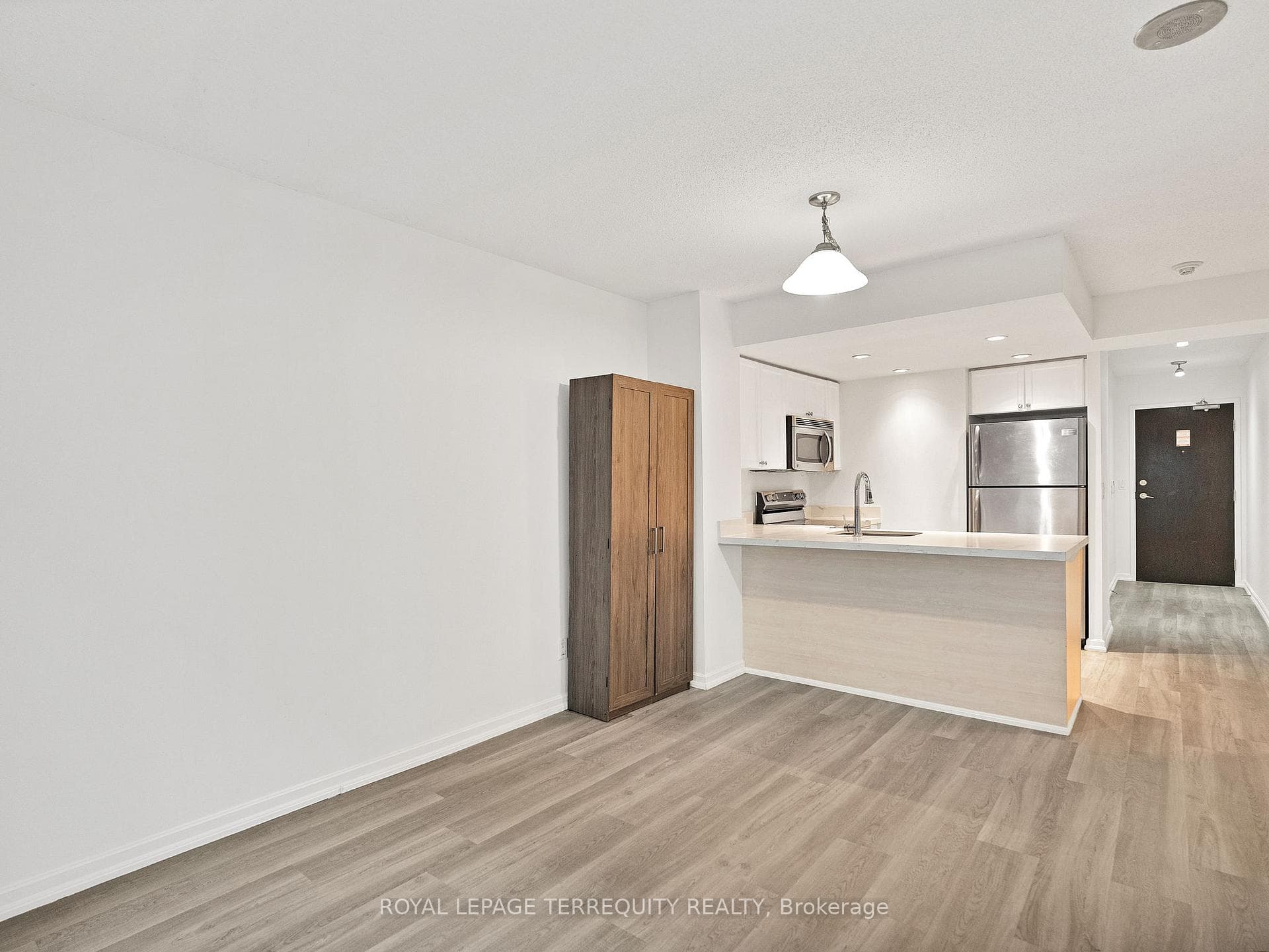 8 Park Road Unit 1601 photo 19