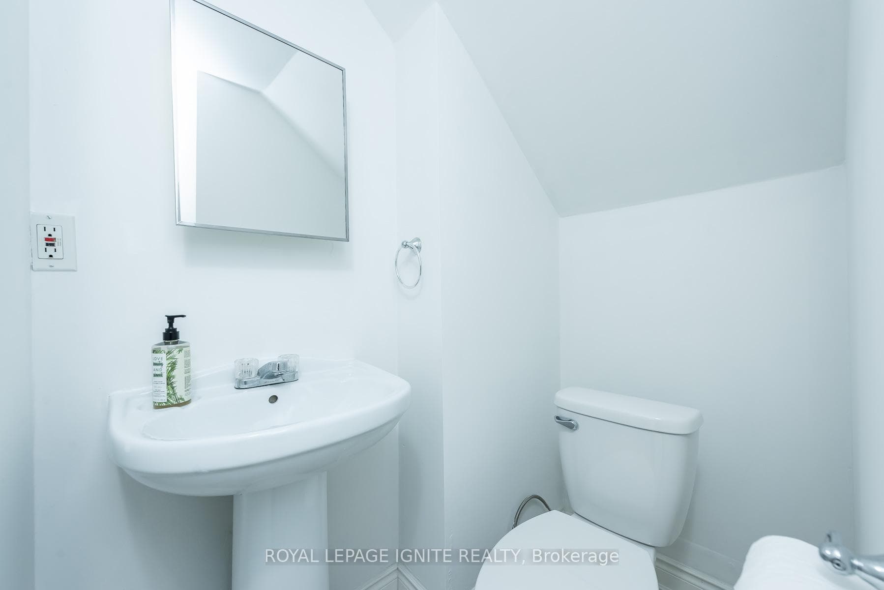 3 Todmorden Drive photo 45