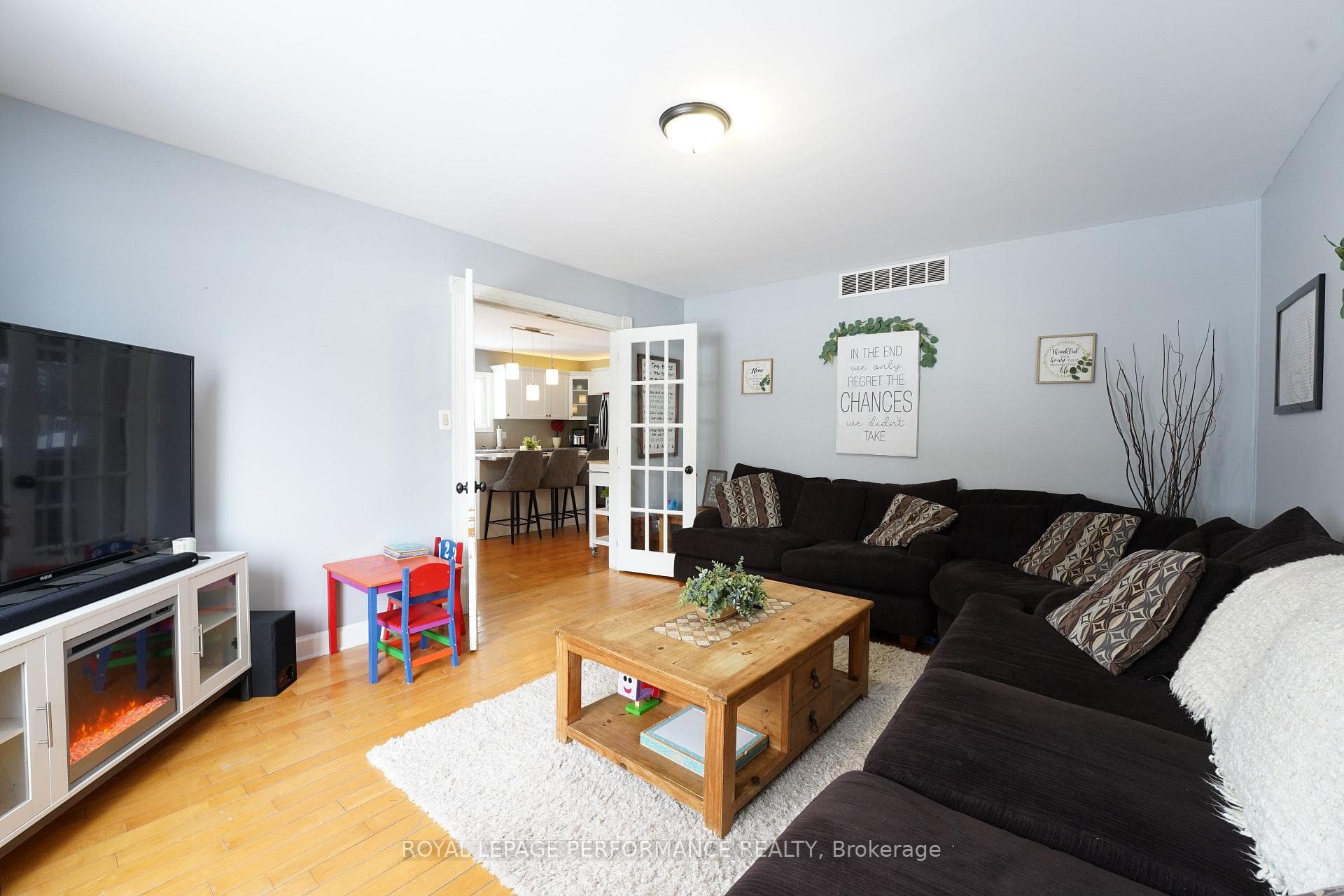 209 Anthony Street photo 11