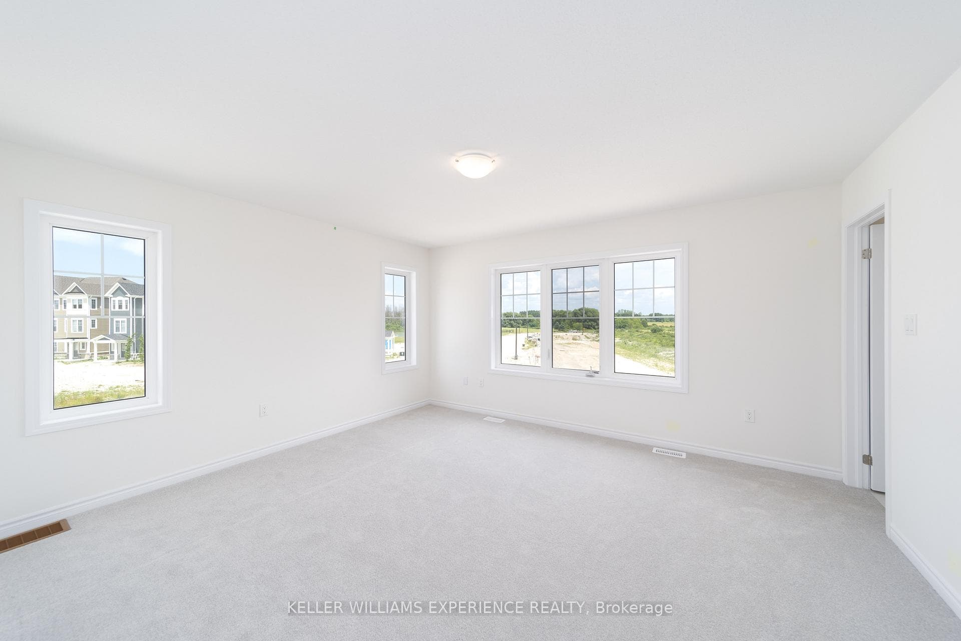 2 Shapira Avenue photo 12