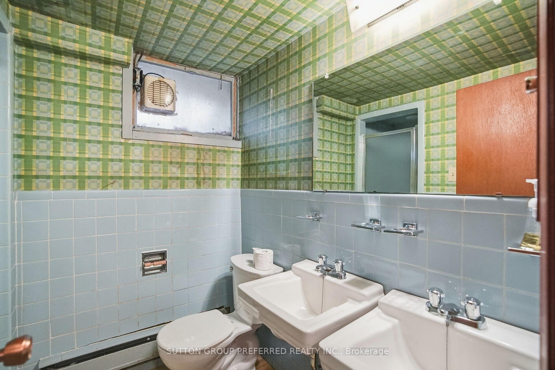 18 Ruskin Court photo 36