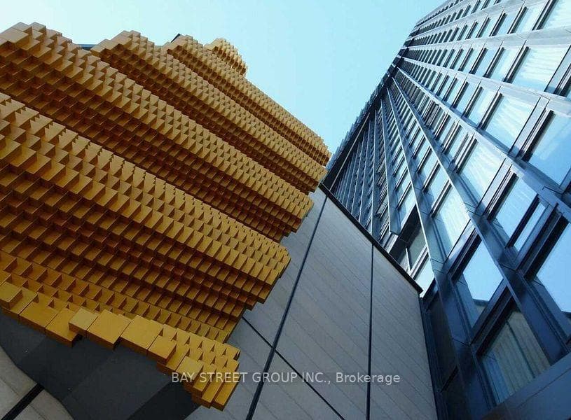 60 Shuter Street Unit 2202 photo 1