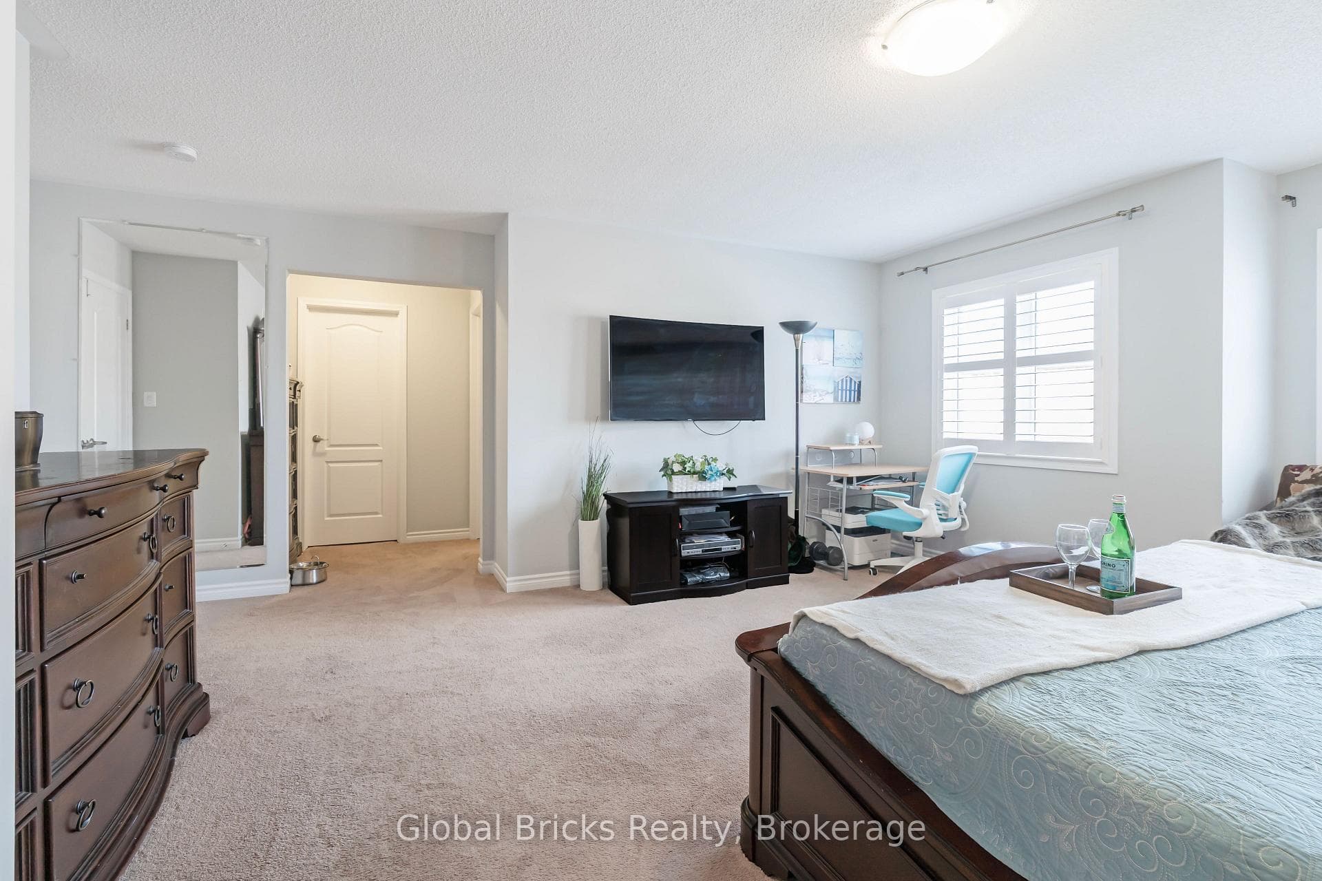 495 Blinco Terrace photo 33