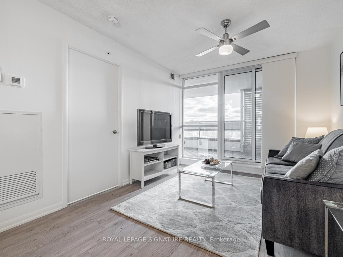 800 Lawrence Avenue Unit 513 photo 5