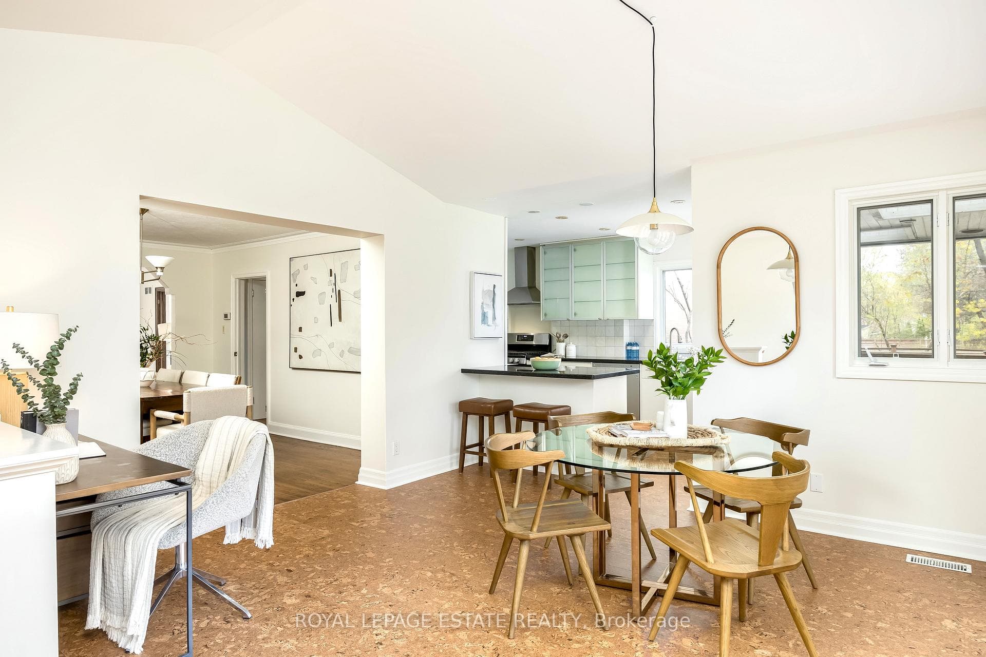 98 Midland Avenue photo 9