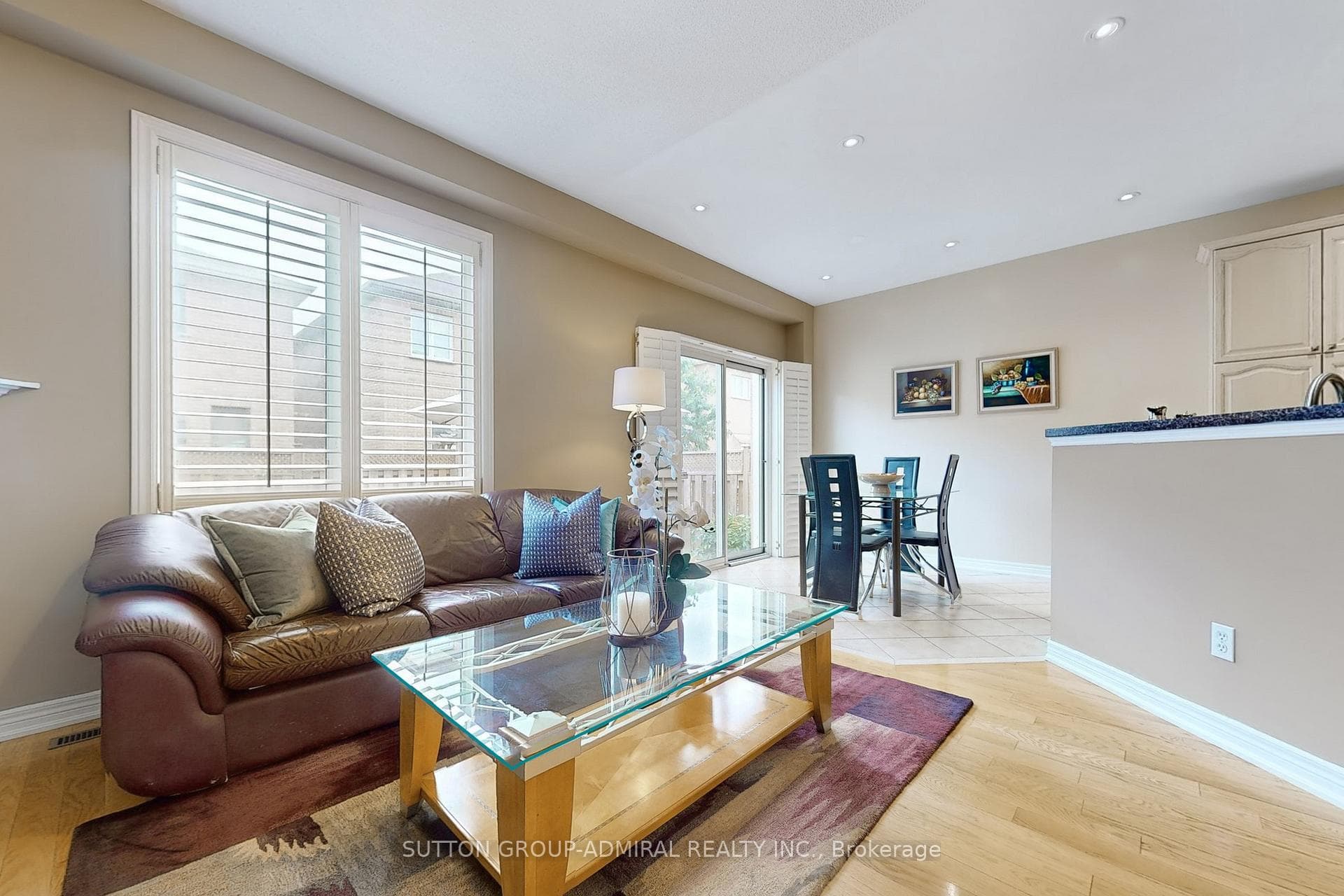 100 Bentwood Crescent photo 8