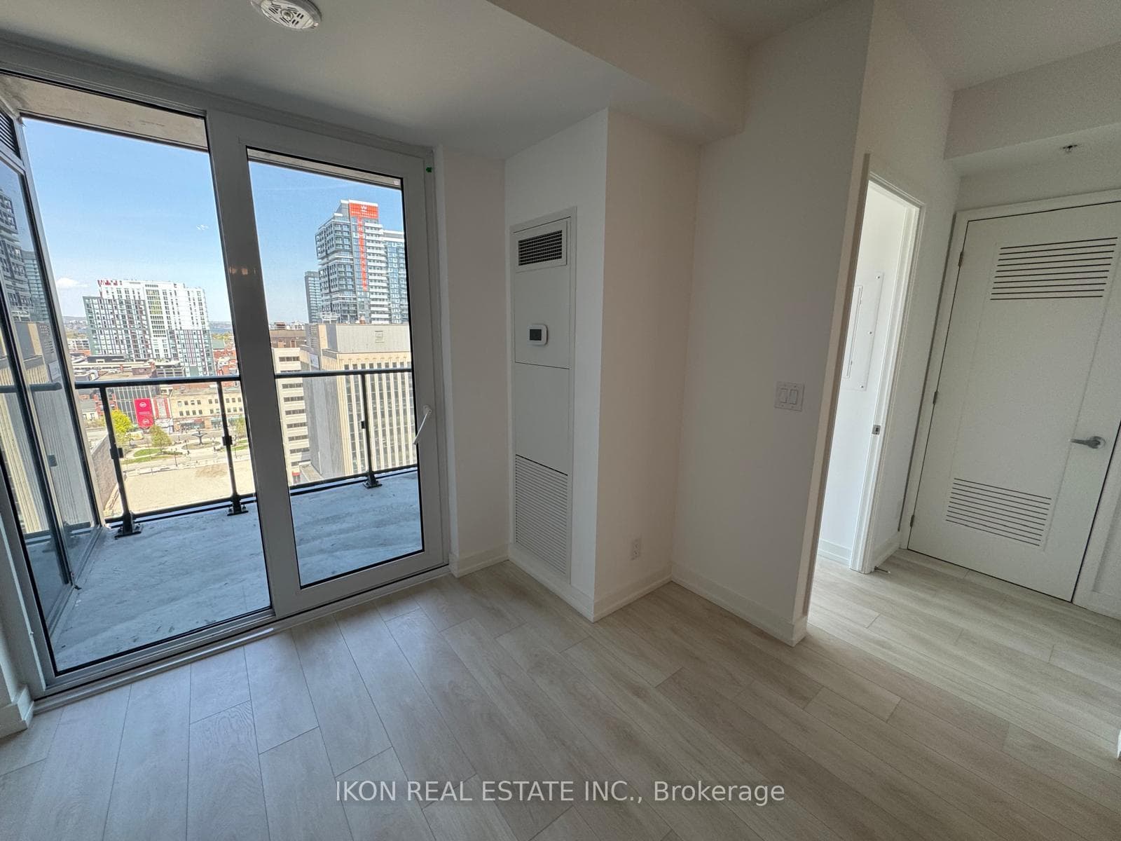 75 James Street photo 26