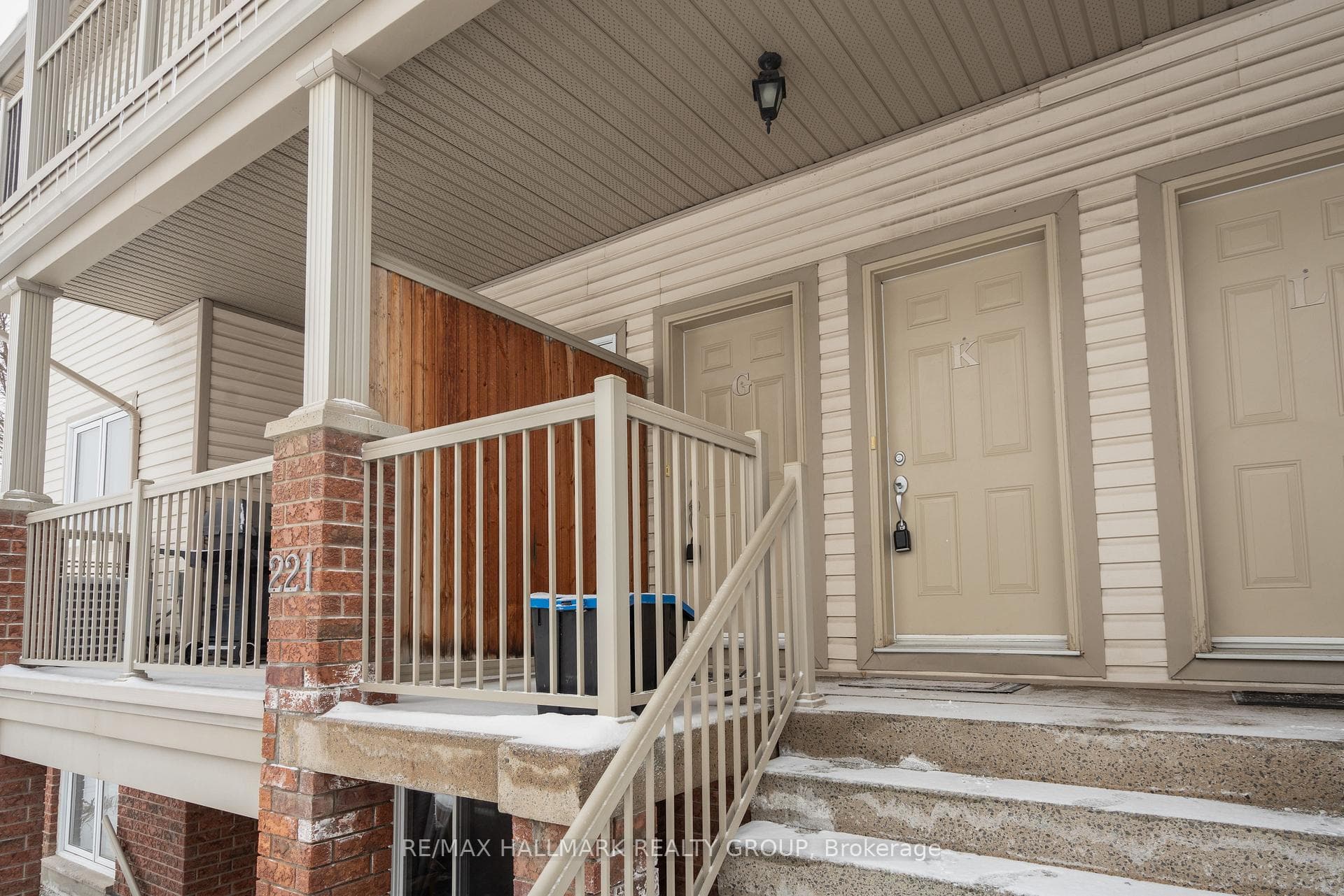 221 Crestway Drive Unit G photo 3