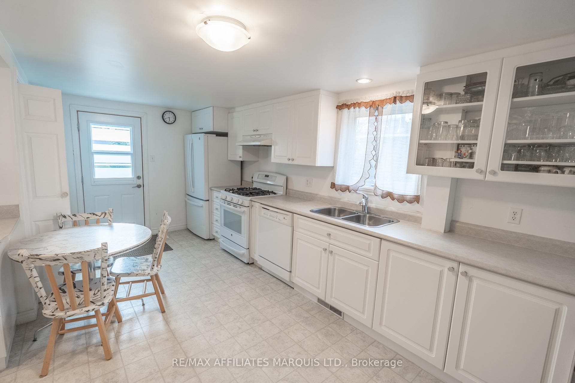 1200 Notre Dame Street photo 4
