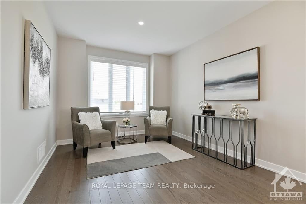54 REYNARD Crescent photo 7