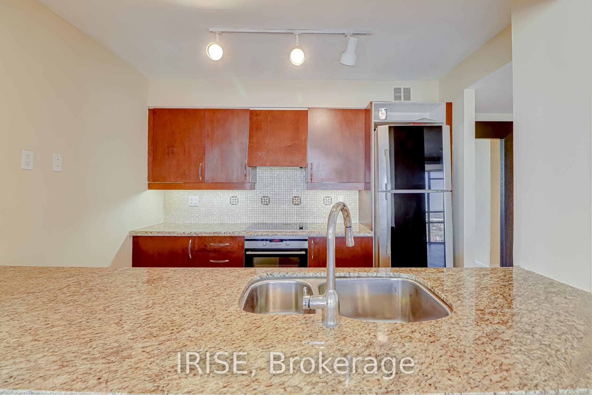 50 Eglinton Avenue Unit 1802 photo 4