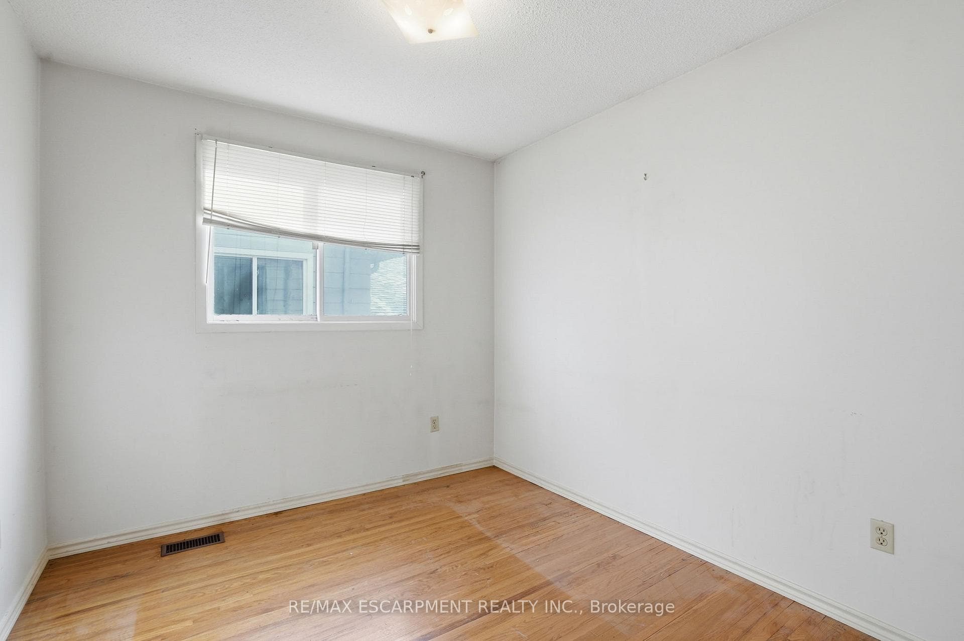 53 Sherry Lane Drive photo 12