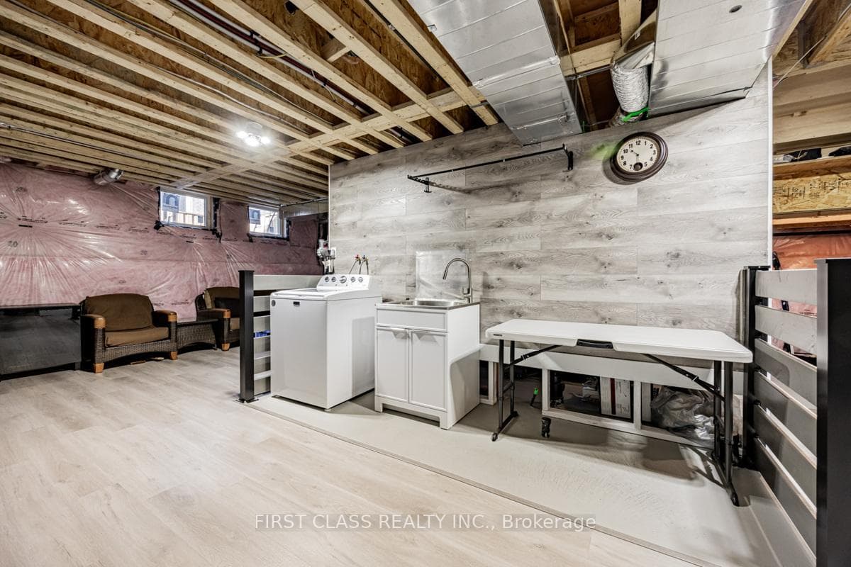 8 Reign Lane photo 30
