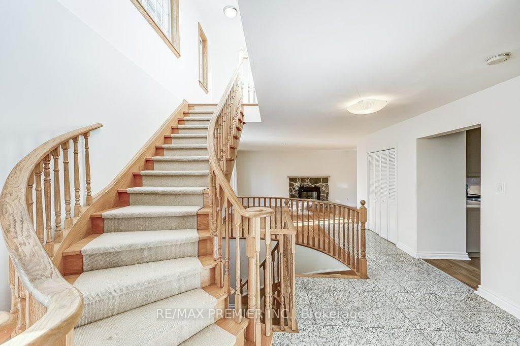 16 Woodvalley Drive photo 6