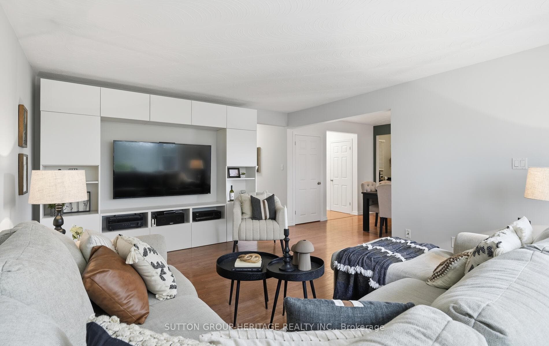 452 Elizabeth Street photo 9