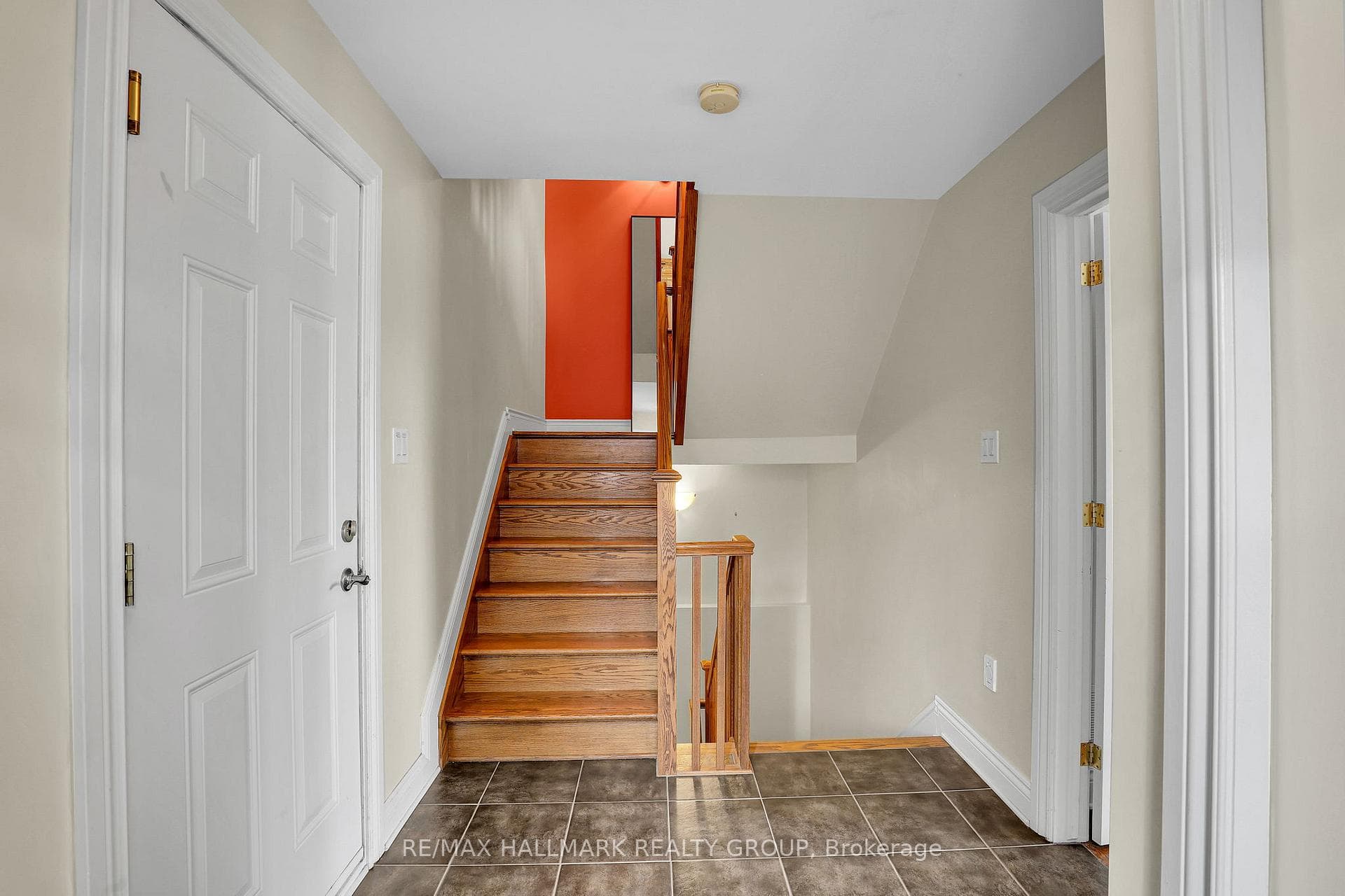 3356 CARLING Avenue photo 5