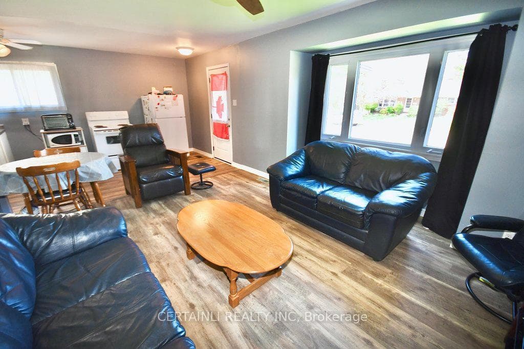 27 Dunkirk Drive photo 17