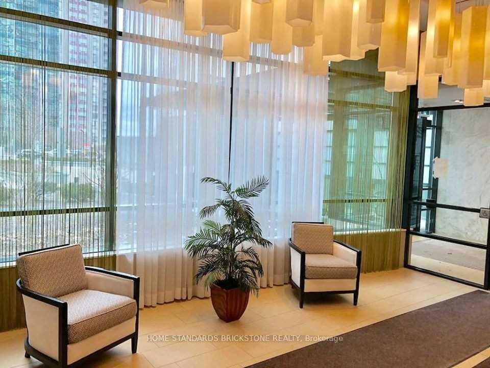 5740 Yonge Street Unit 2105 photo 13