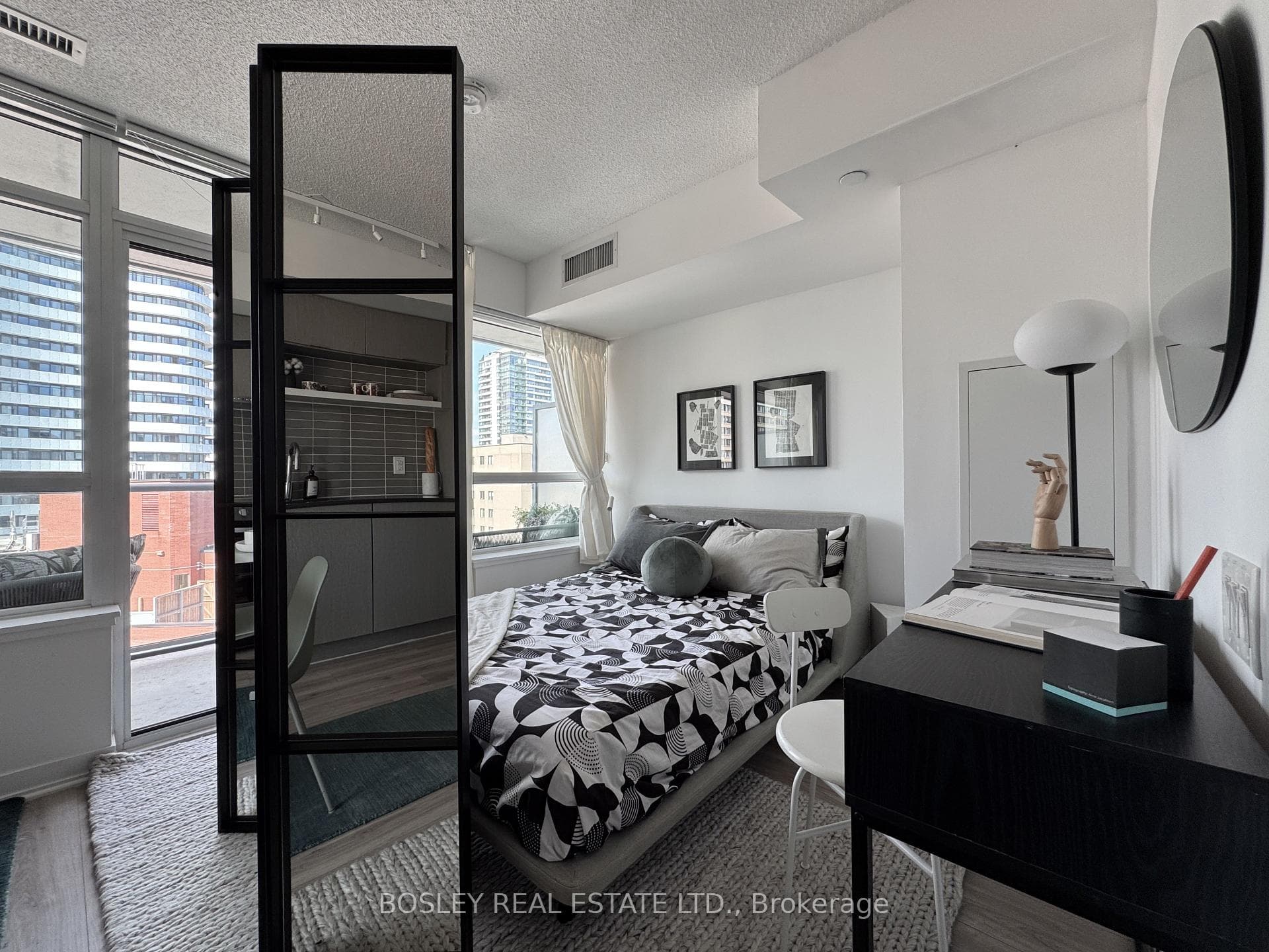 365 Church Street Unit 1504 photo 11