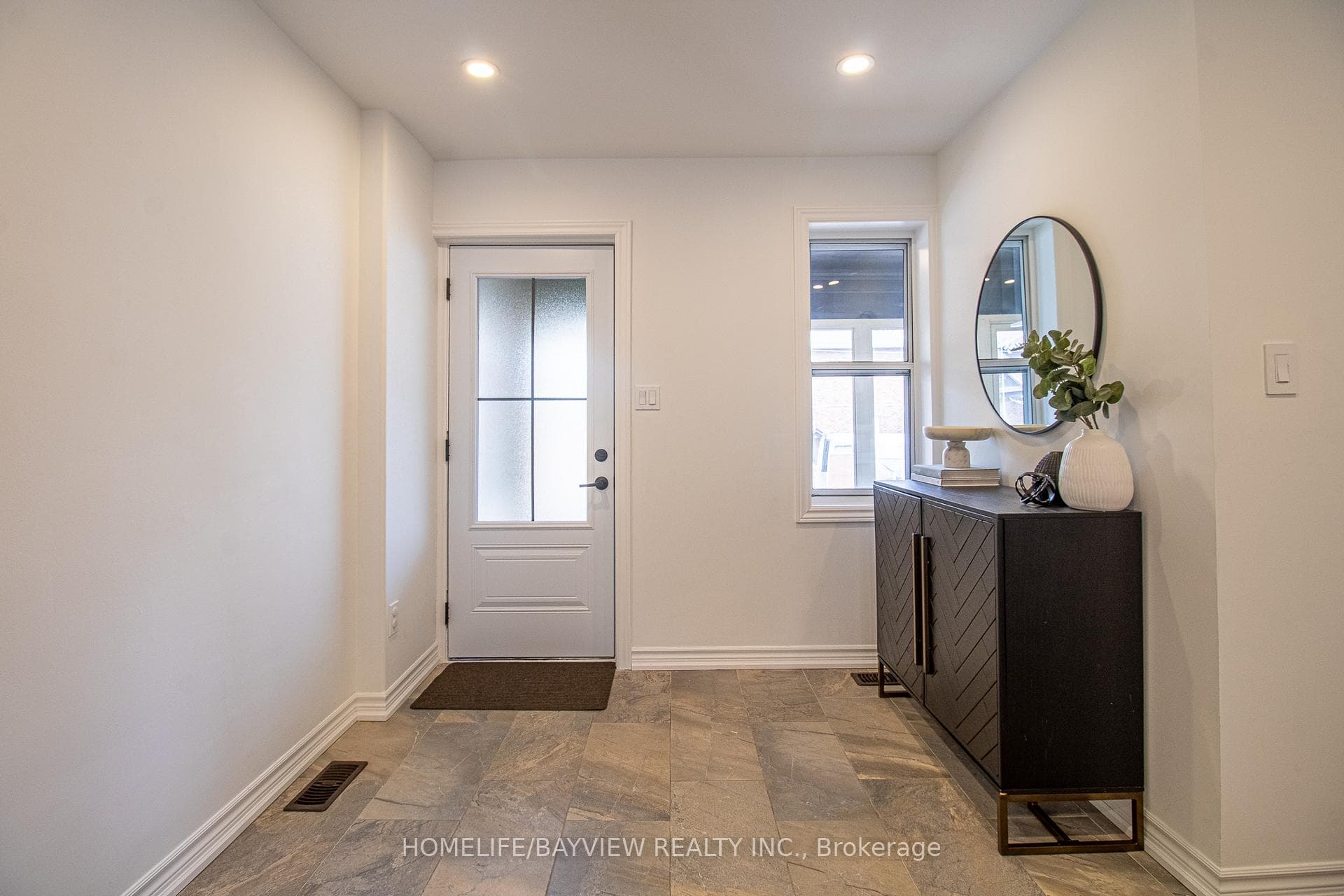 433 Davisville Avenue photo 3