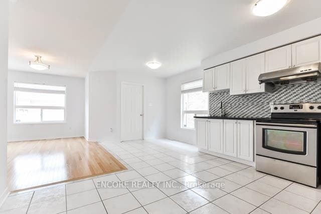 1006 Bur Oak Avenue photo 9