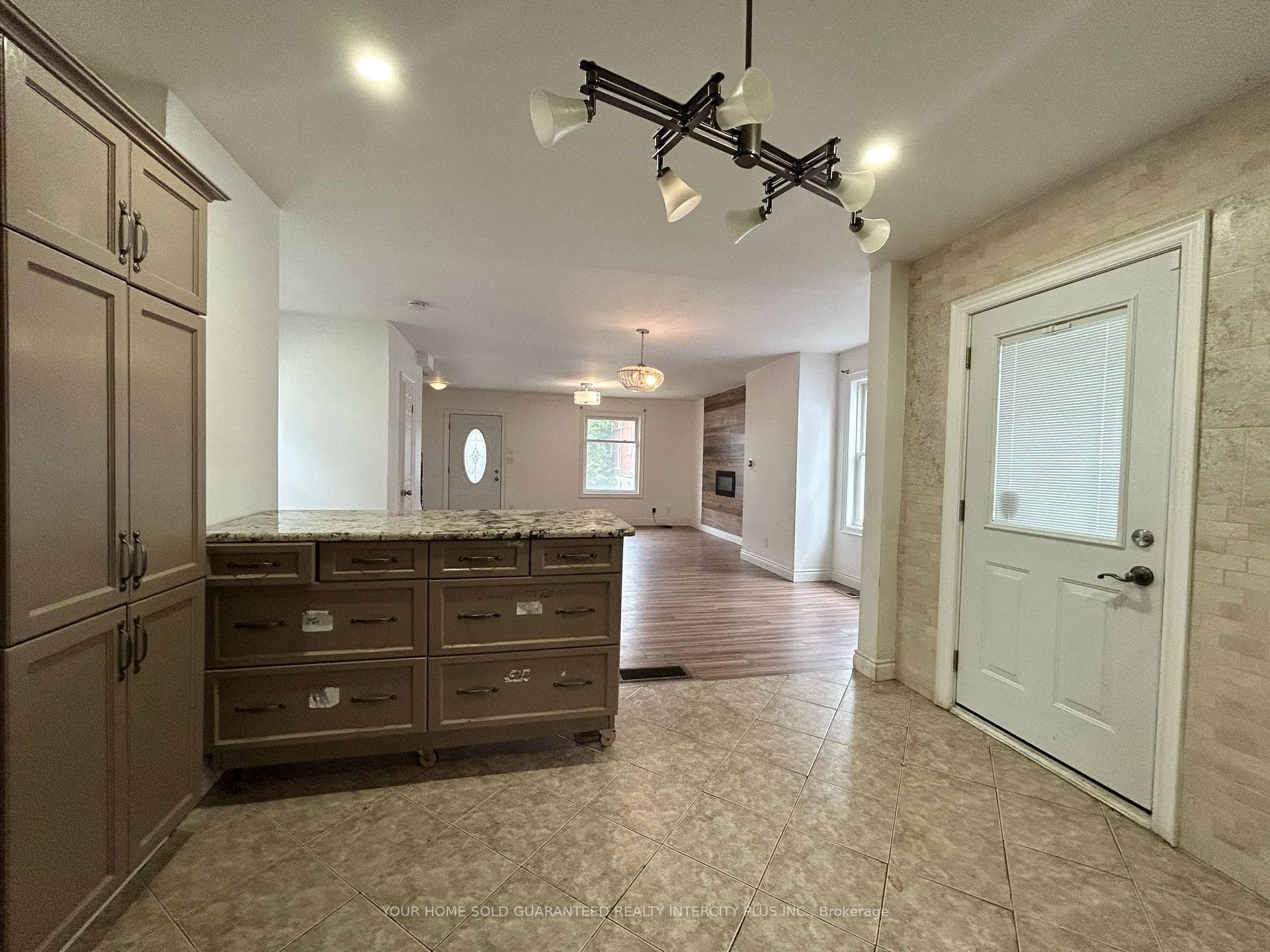 104 Chatham Street photo 10