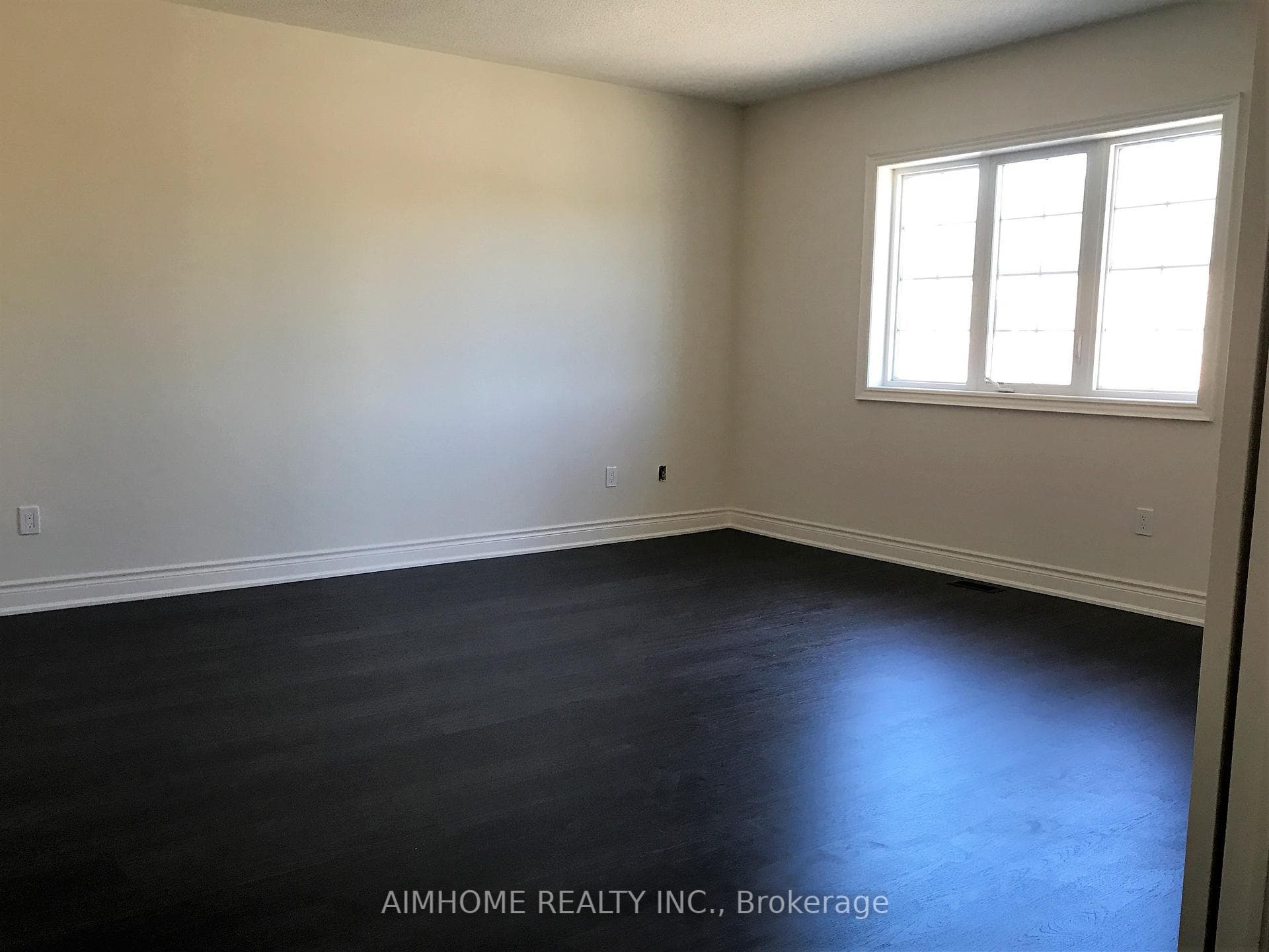 60 Baleberry Crescent photo 9