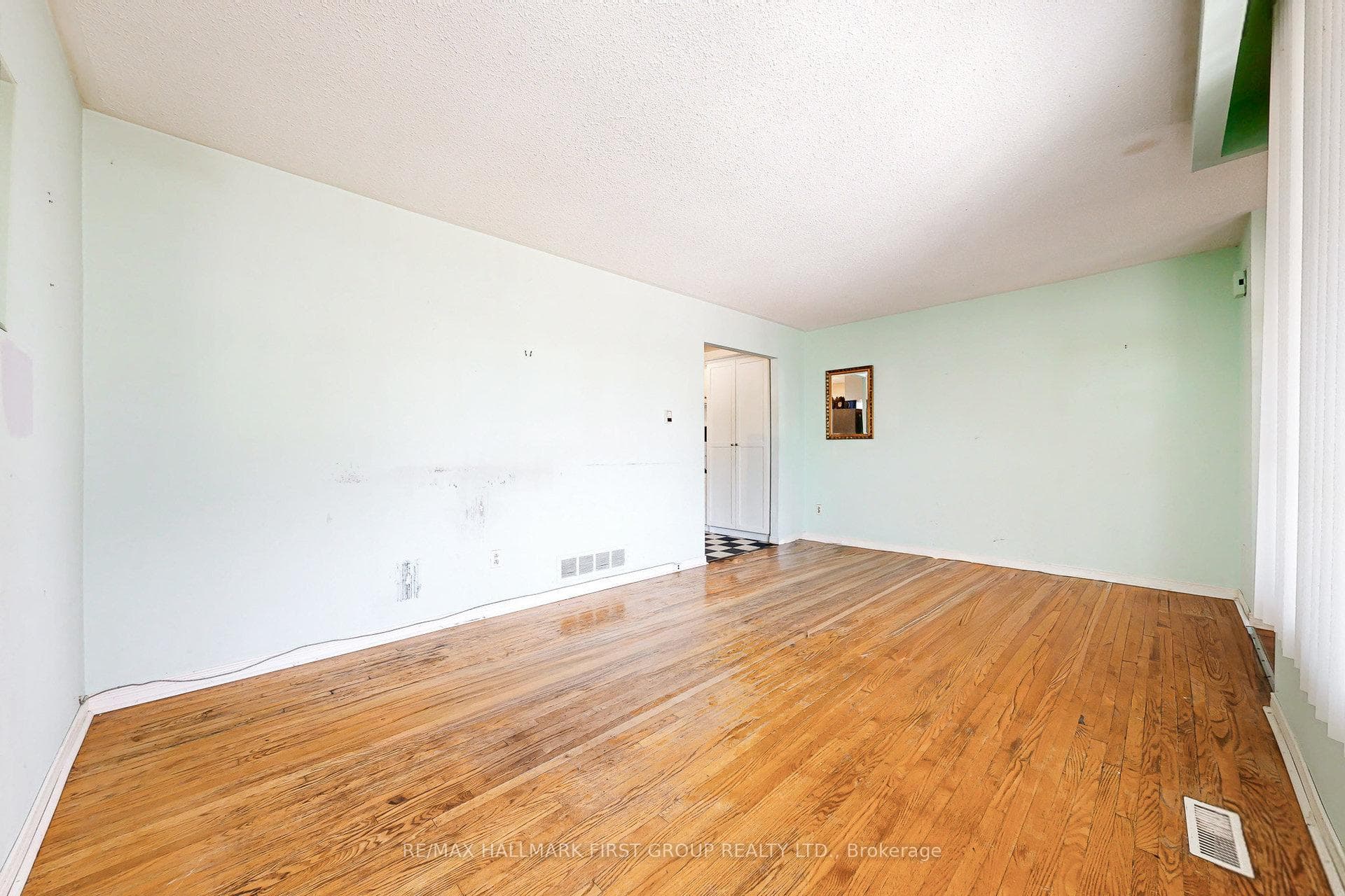 1119 Valley Court photo 8