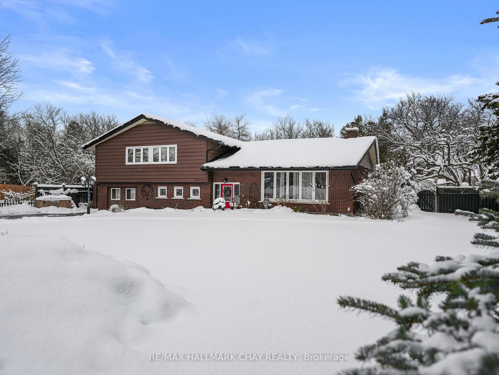 636 Victoria Street photo 39