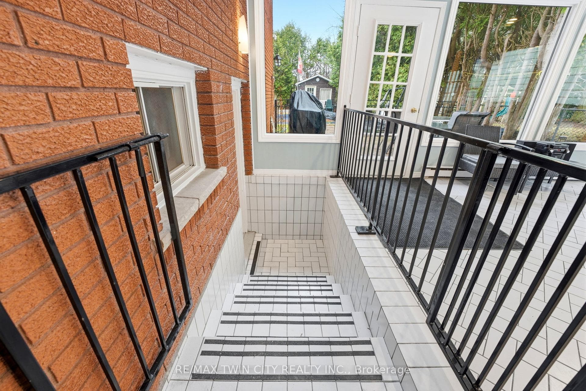 13 Brooks Court photo 16