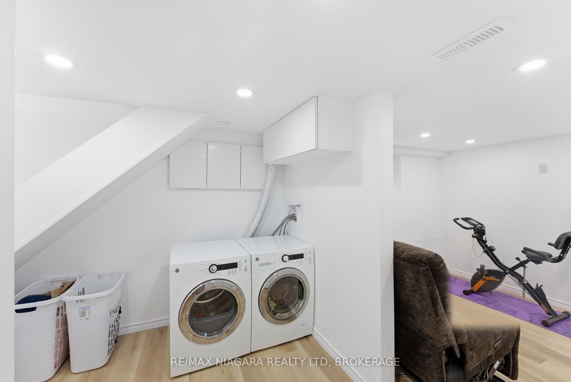 243 Geneva Street photo 16
