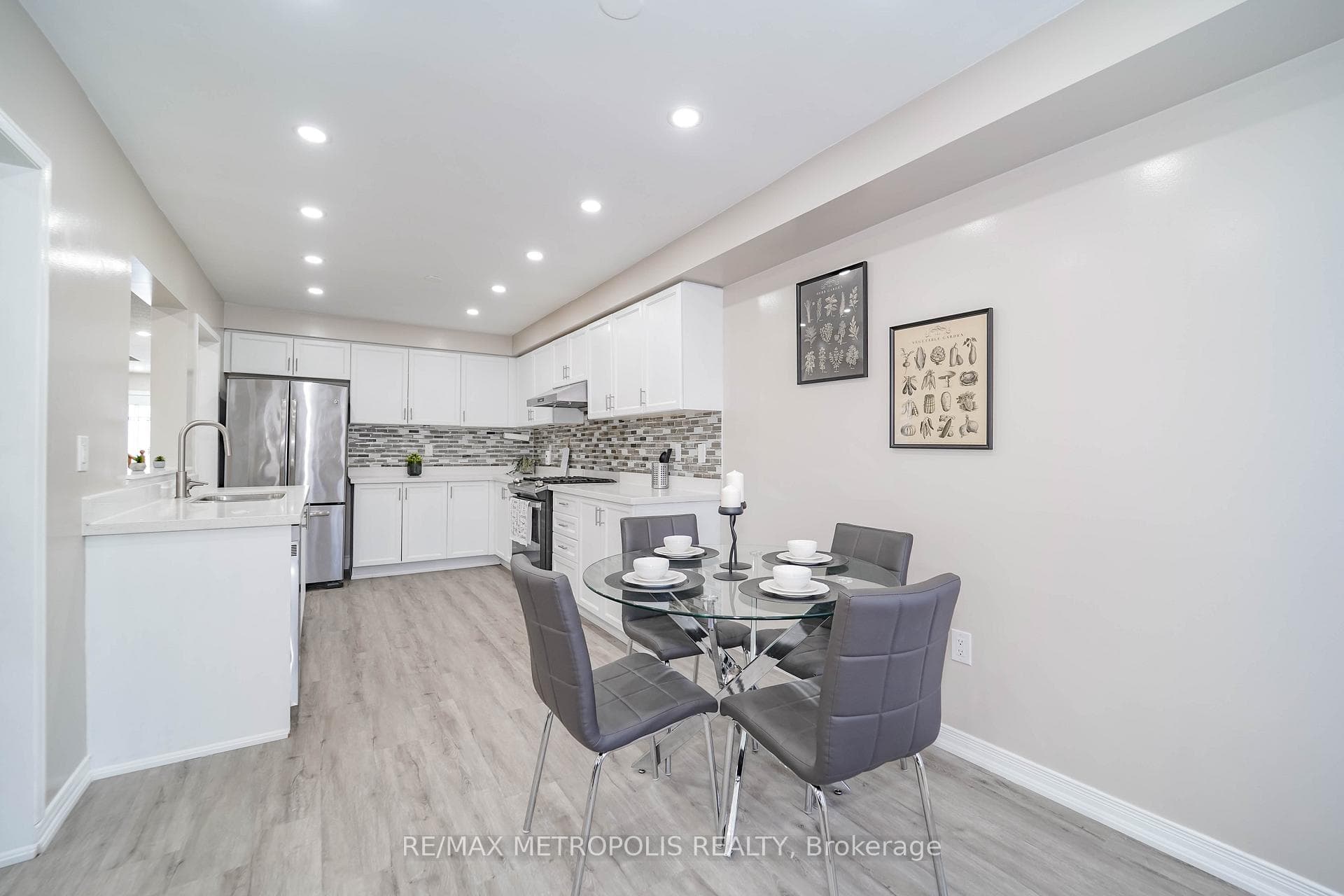 65 Presley Crescent photo 12