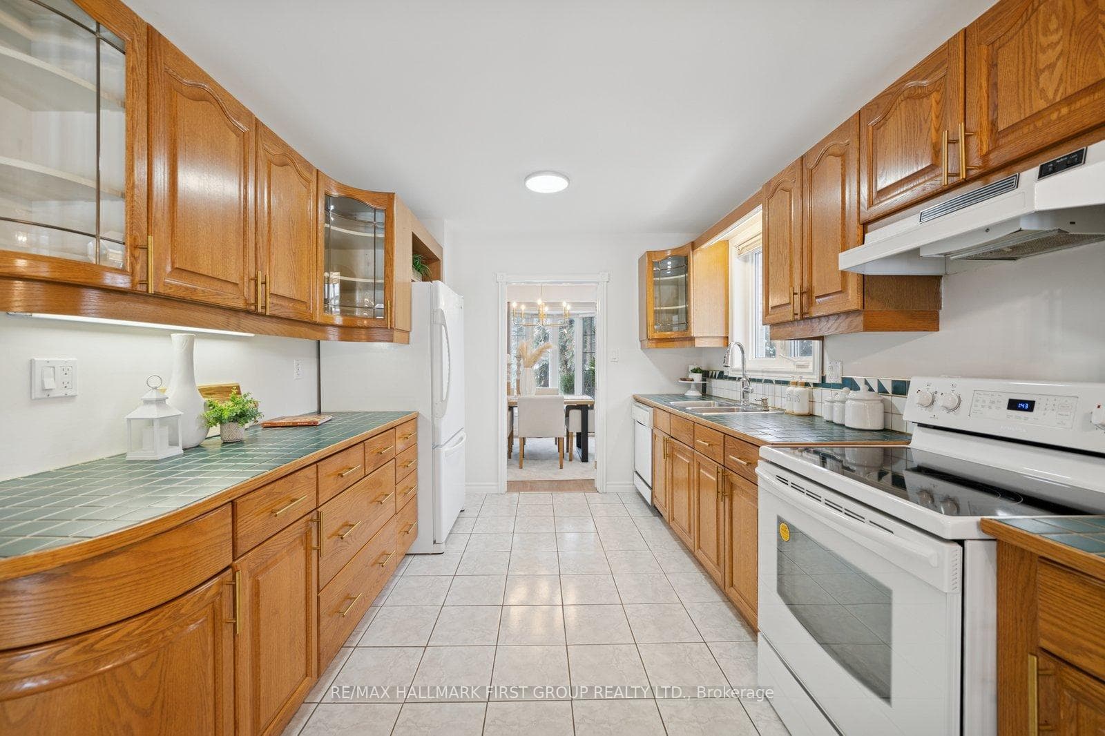 957 Timmins Gardens photo 18