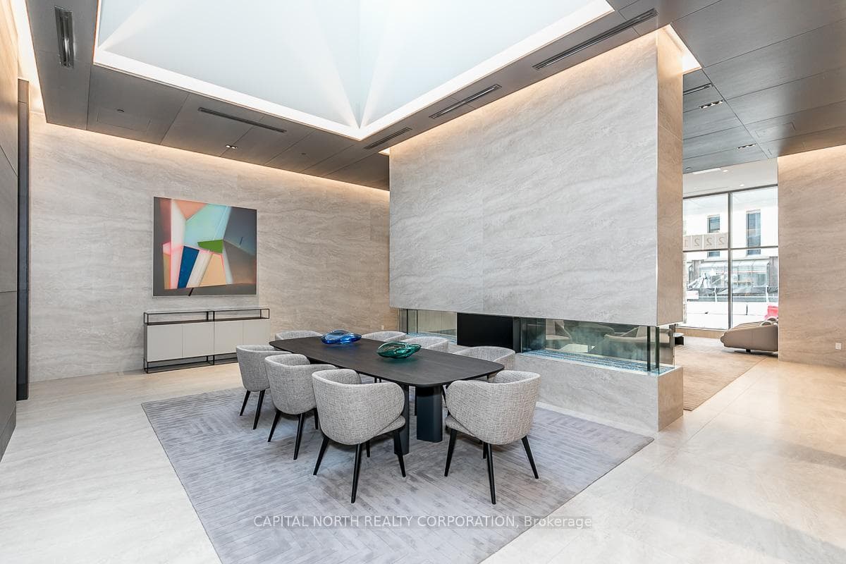 2221 Yonge Street Unit 2507 photo 4