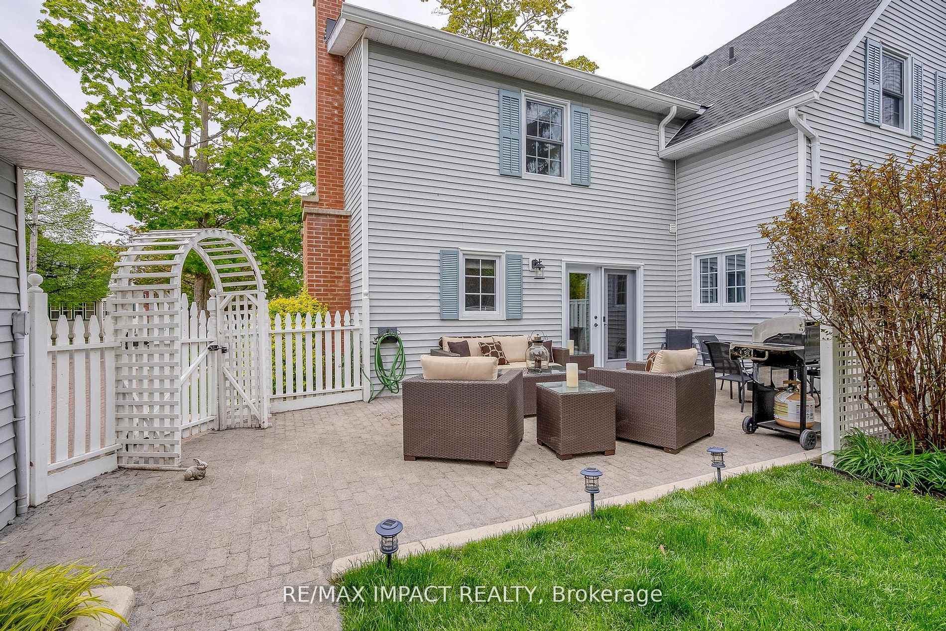 286 Henry Street photo 39