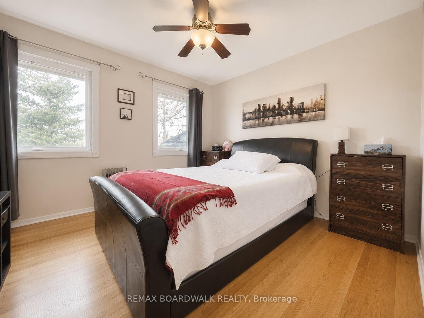 625 CLARKE Avenue photo 6