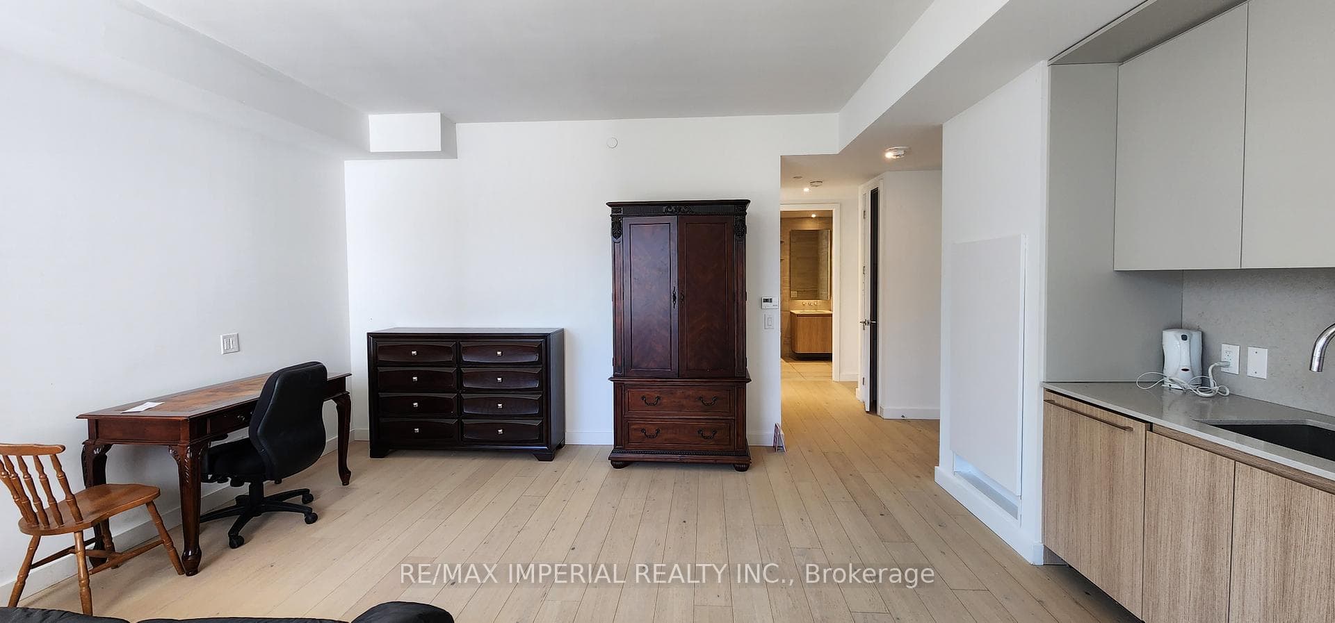 81 Wellesley Street Unit 304 photo 5