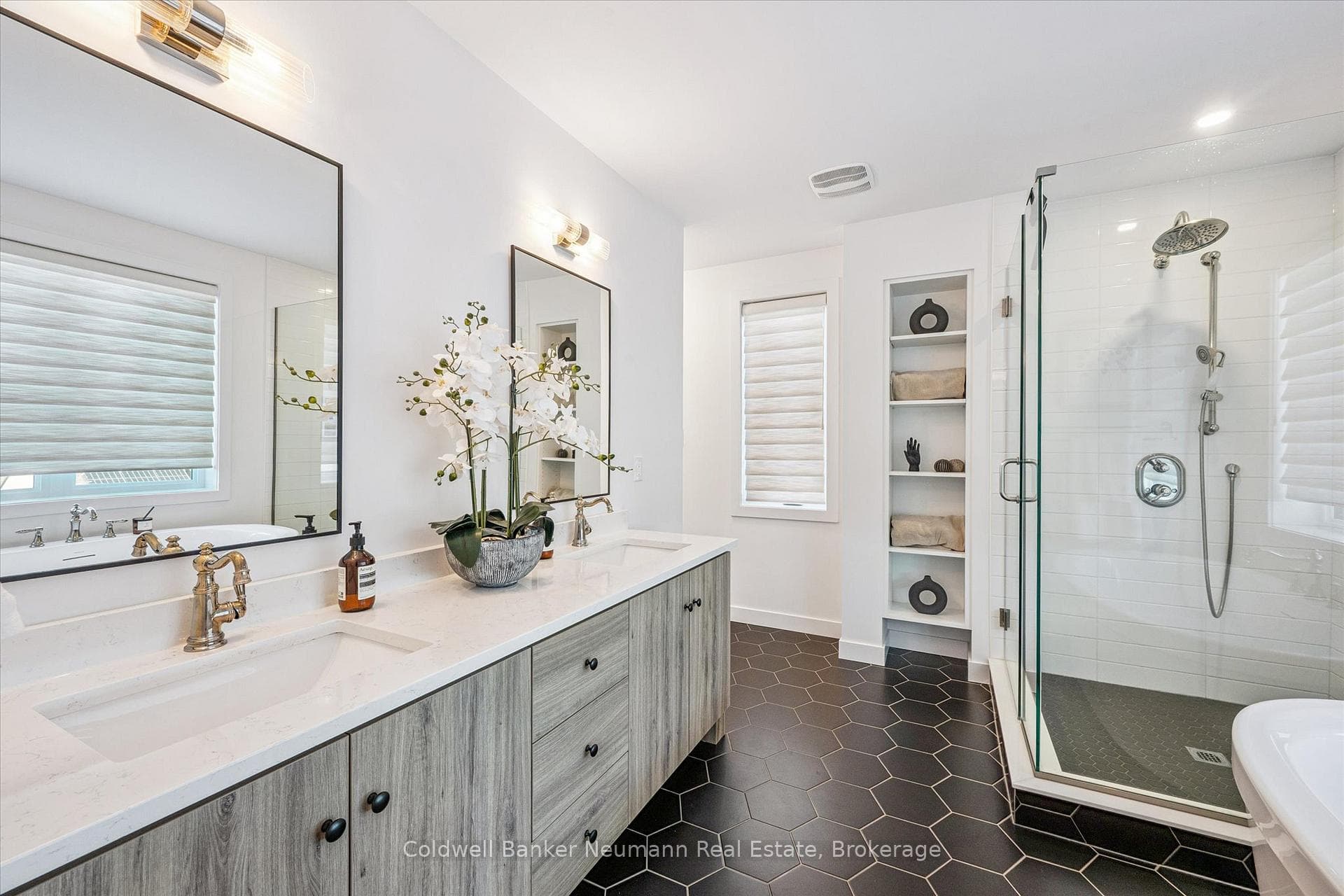 17 Ryder Avenue photo 32