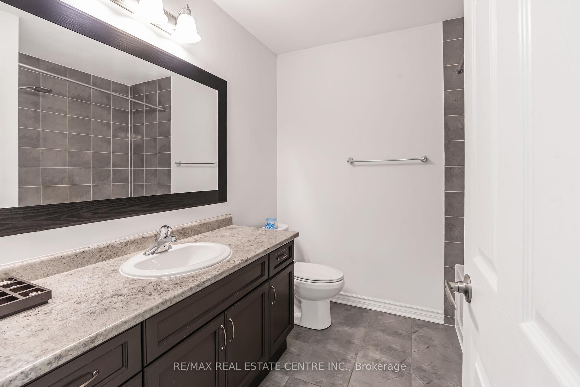 1516 Farmstead Drive photo 28