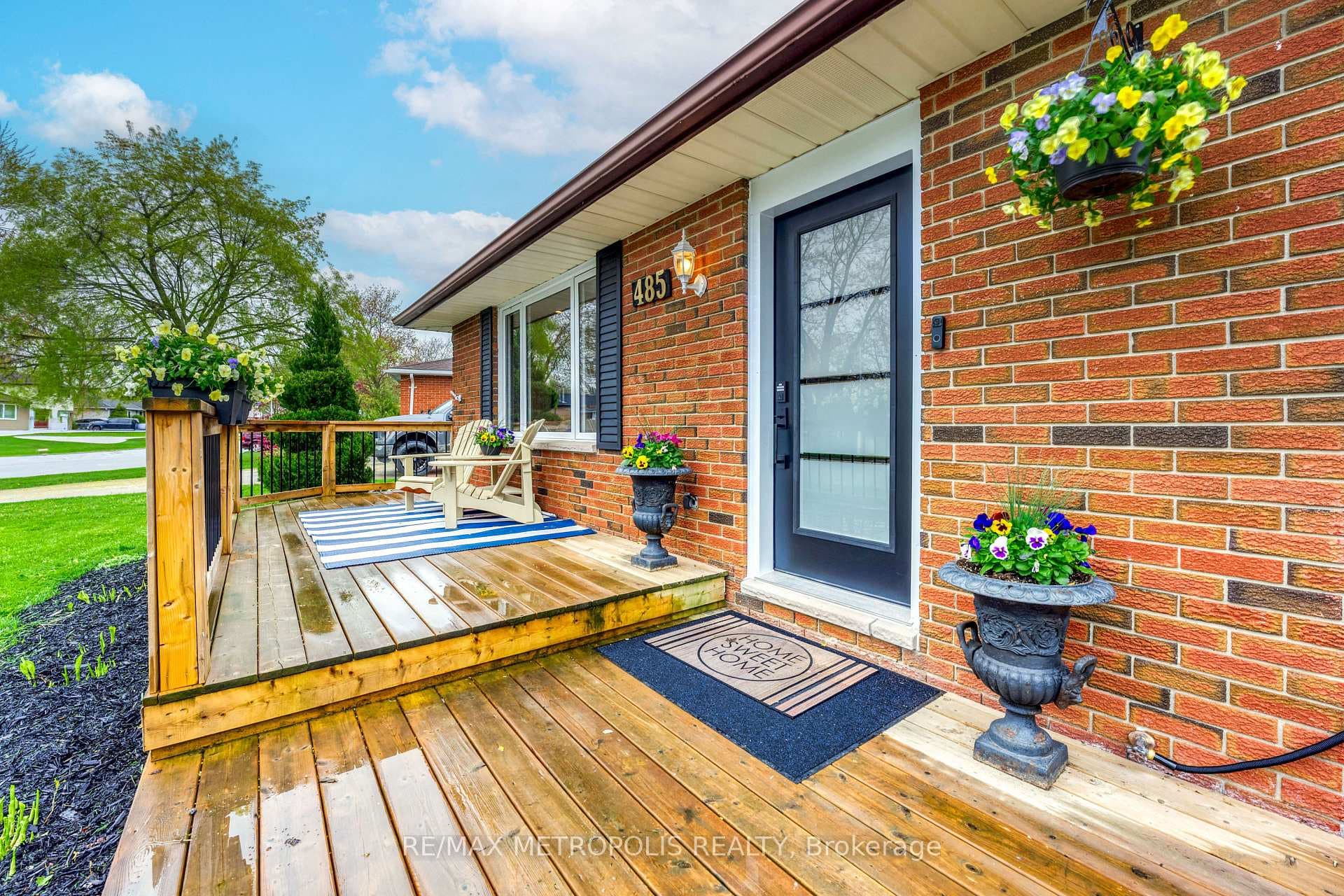 485 Bentinck Drive photo 3