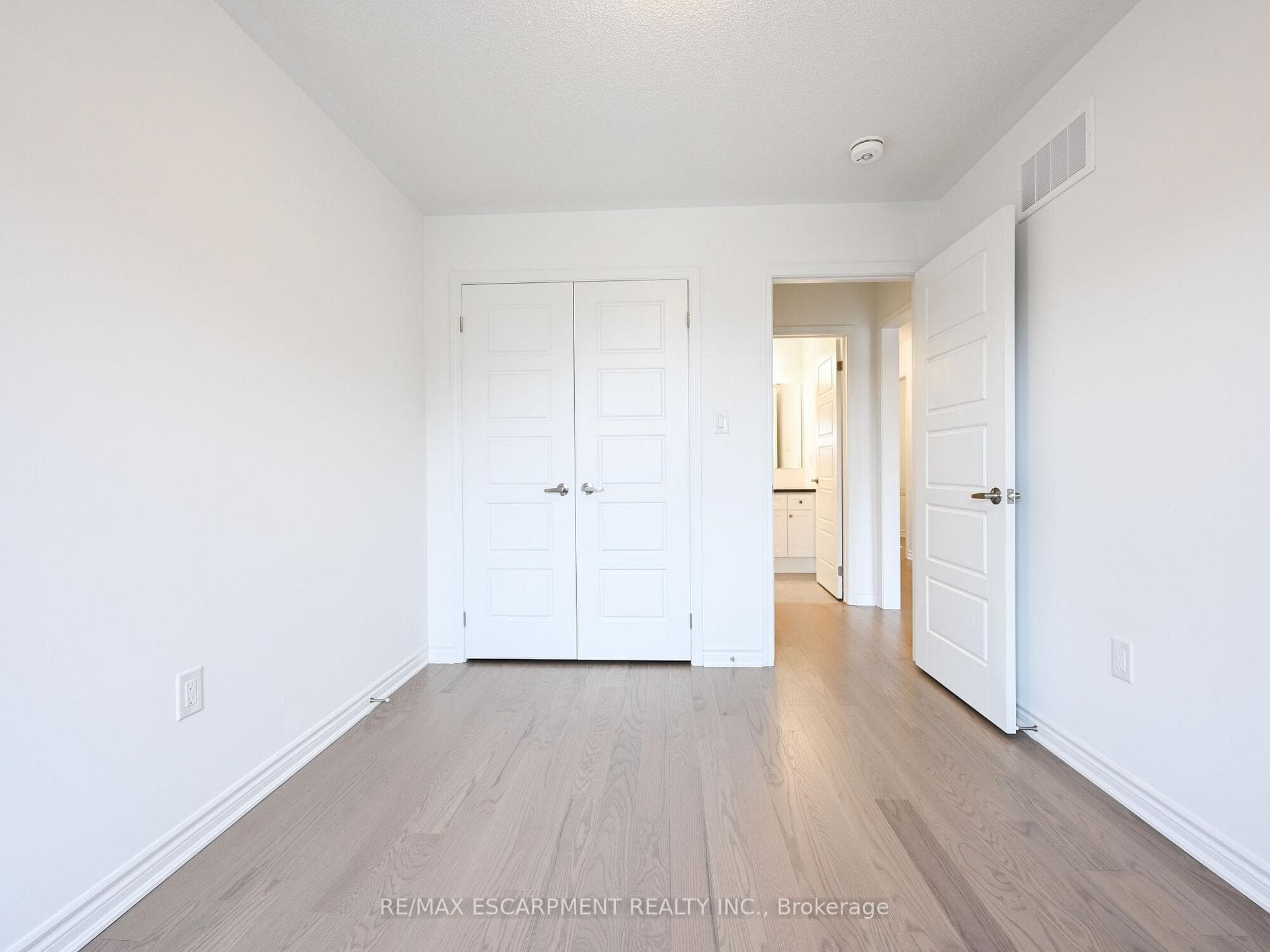 4043 Saida Street photo 32