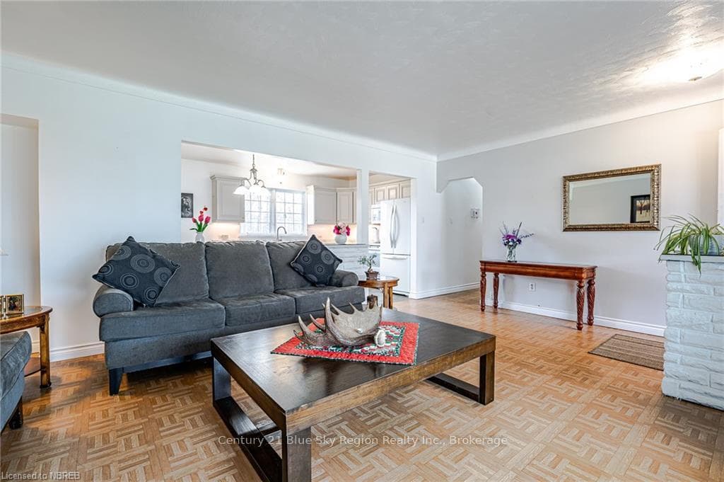 392 PARK Avenue photo 9