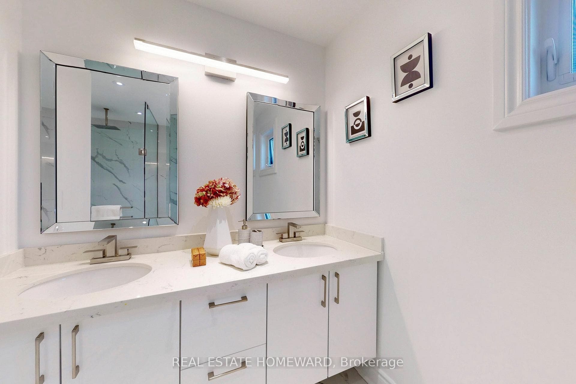 61 Silverdart Crescent photo 25