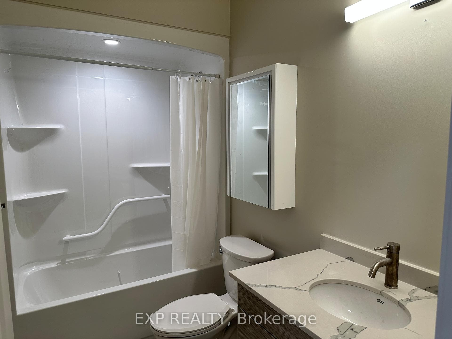75 Barrie Road Unit 409 photo 11