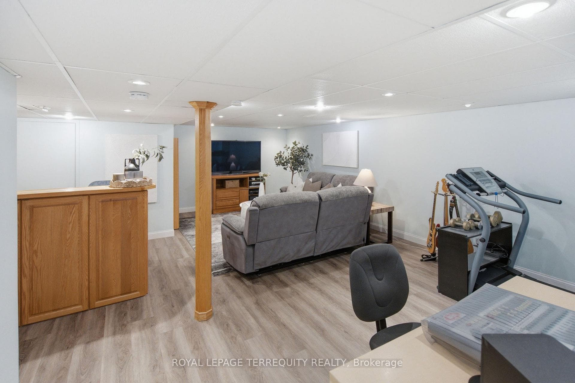 1765 Dufferin Street photo 32