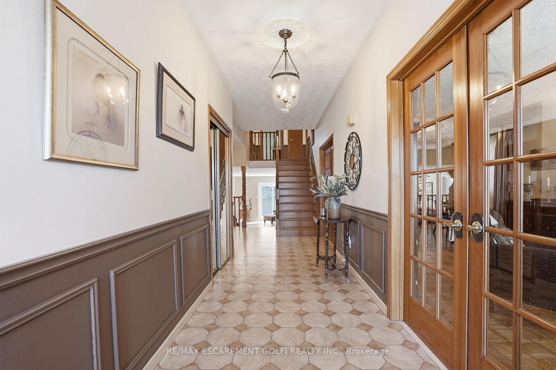 72 Oakridge Drive photo 5