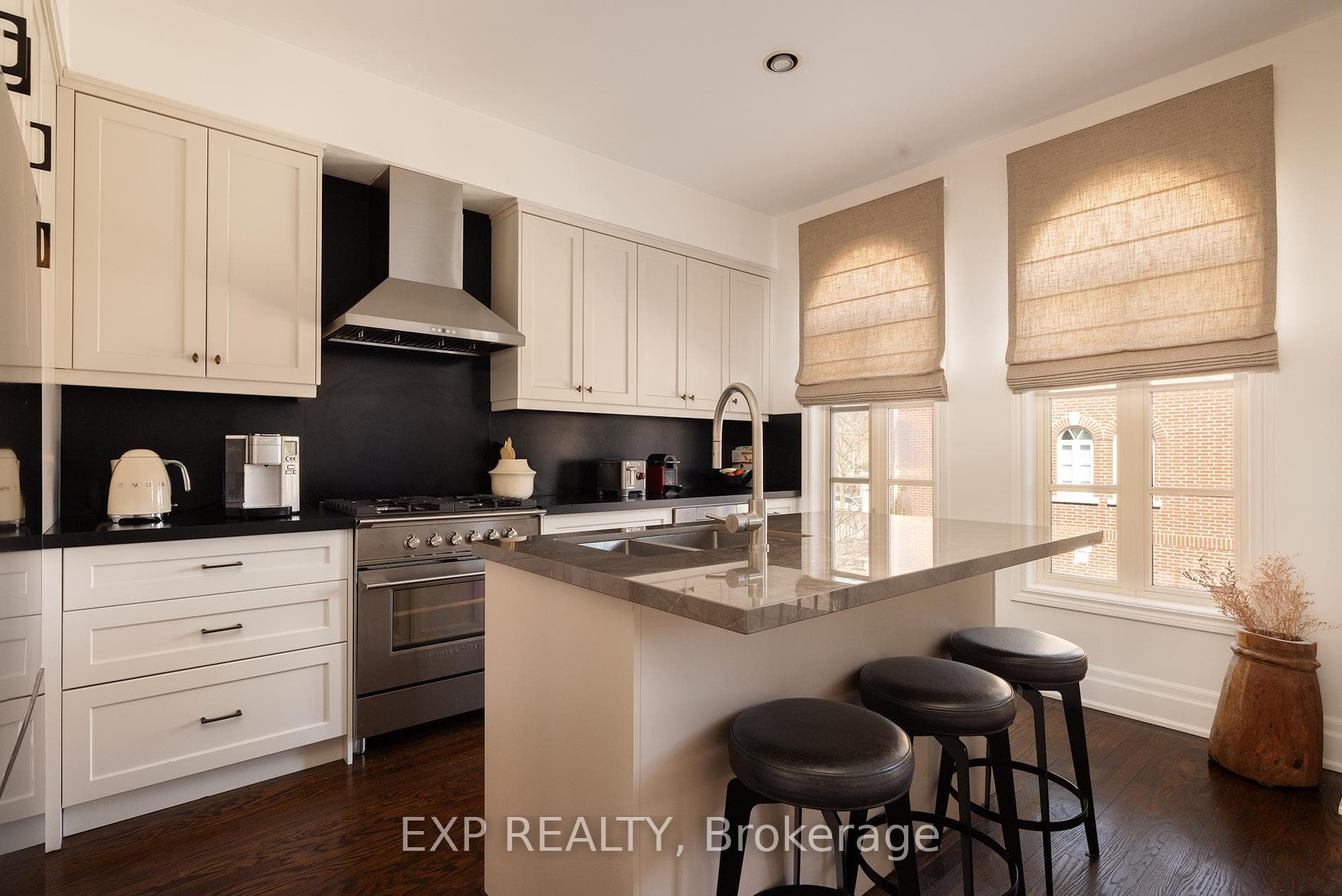 31 Brownstone Lane photo 4